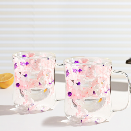 Set de 2 pahare fabuloase cu pereți dubli cu flori delicate roz-mov – 400 ml