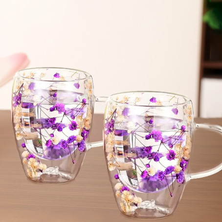 Set de 2 pahare sofisticate cu pereți dubli, cu mâner și flori mov și albe încorporate, 350 ml