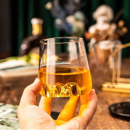 Pahar de sticlă cu design transparent cu relief de munte, pentru whisky, cocktailuri și băuturi, 400 ml