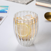 Cană cu pereți dubli cu efect elegant de nervuri, 350 ml