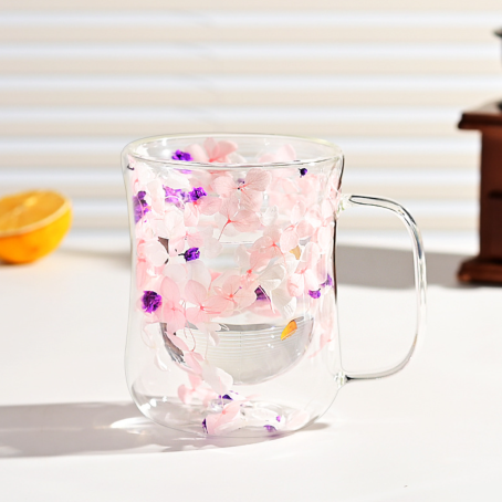 Cană cu pereți dubli, cu flori încorporate și decor roz-violet, 400 ml