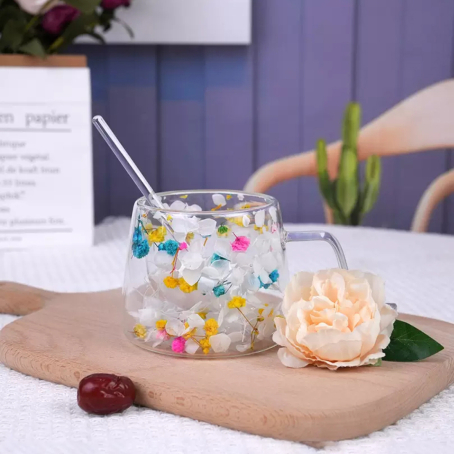 Cană artistică cu pereți dubli și flori multicolore încorporate, 200 ml