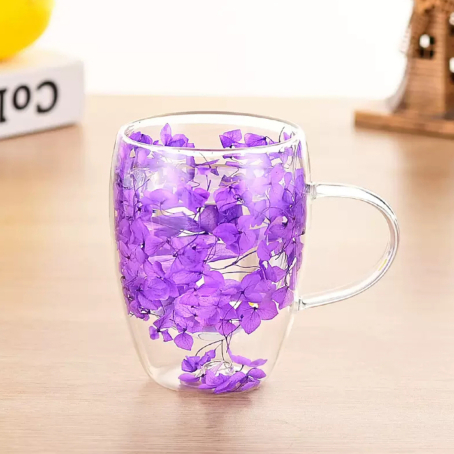 Cană cu pereți dubli, cu motive florale și flori mov încorporate, 350 ml