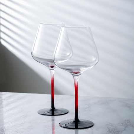 Set 2 pahare de vin cu picior roșu iridescent și design elegant, 500ml