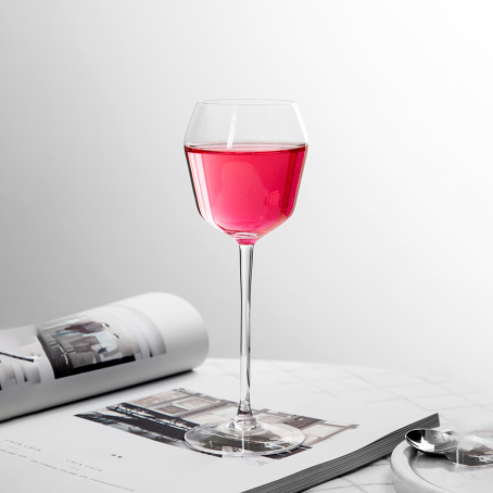 Pahar de vin din cristal cu design geometric curat - 230 ml