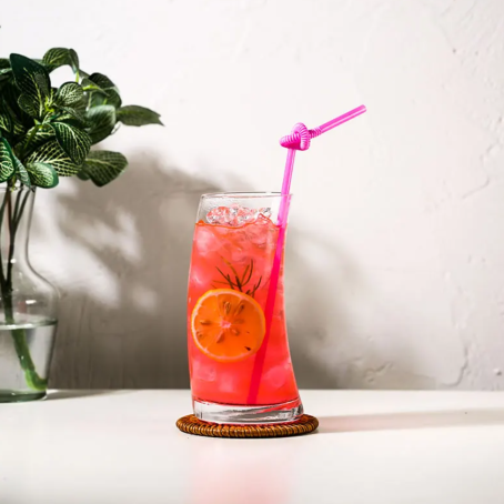 Pahar de sticlă Twist pentru apă, cocktailuri și bere cu design curbat, 500 ml