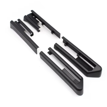 Capace decorative negre pentru șinele scaunelor la BMW Seria 5 și Seria 7 (modelele F10, F11, F07, F01, F02) fabricate între anii 2008 și 2014