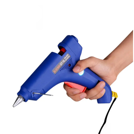 Pistol pentru silicon cald – ideal pentru repararea urmelor de îndoituri și numeroase alte aplicații